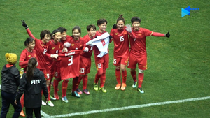 Tuyển nữ Việt Nam ăn mừng bàn thắng với áo đấu Chương Thị Kiều